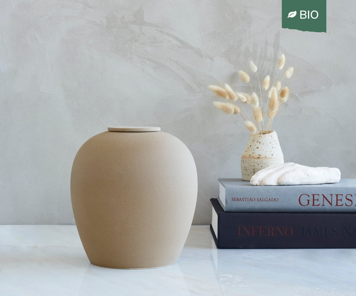 VERNO - handmade eco urn in sand-colored engobe Sand-colored