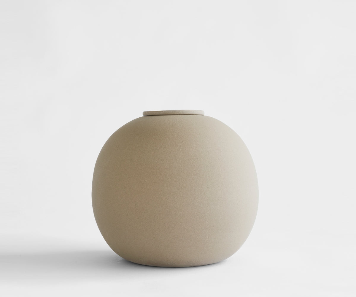 DIONA - handmade eco urn in sand-colored engobe Sand-colored