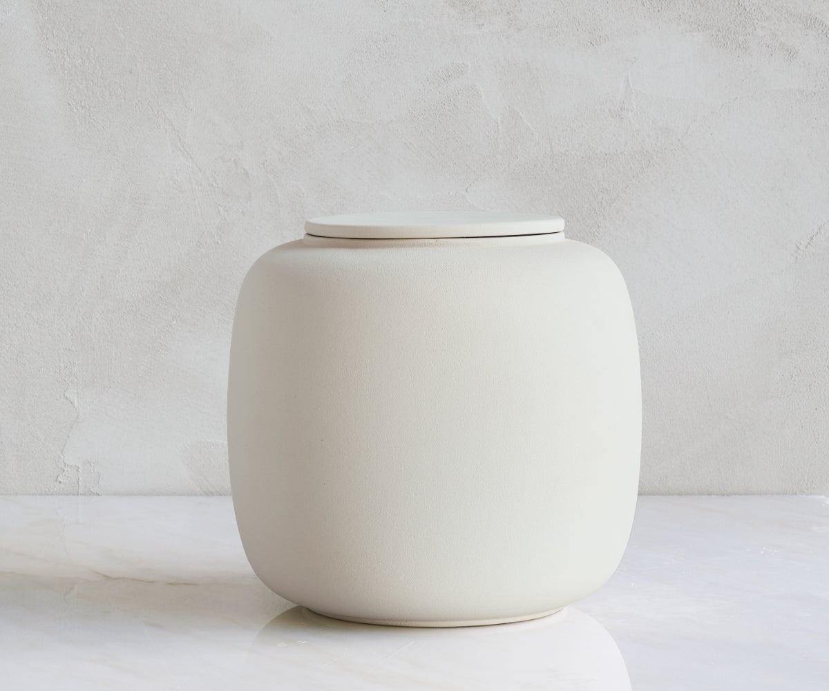 SERES - handmade eco urn in soft beige engobe Beige