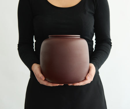 SERES - handmade eco urn in reddish brown engobe Red Brown